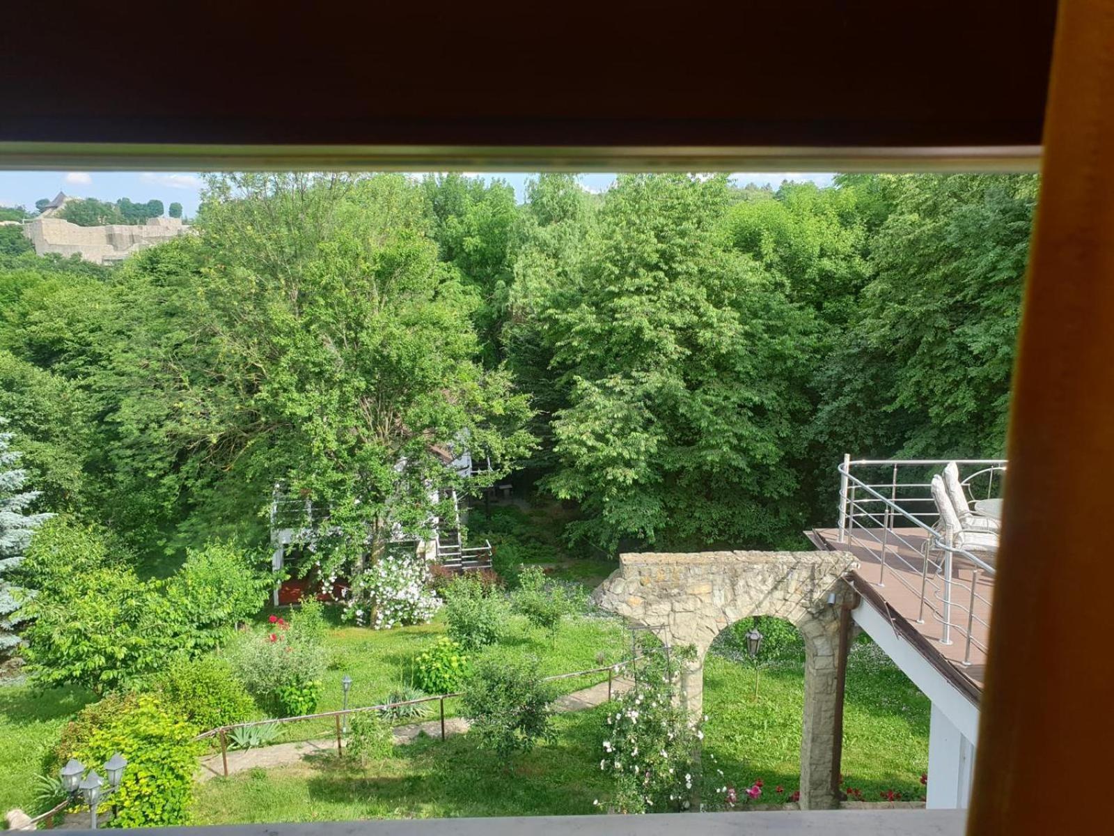 Rapsodia Pension Сучава Екстер'єр фото