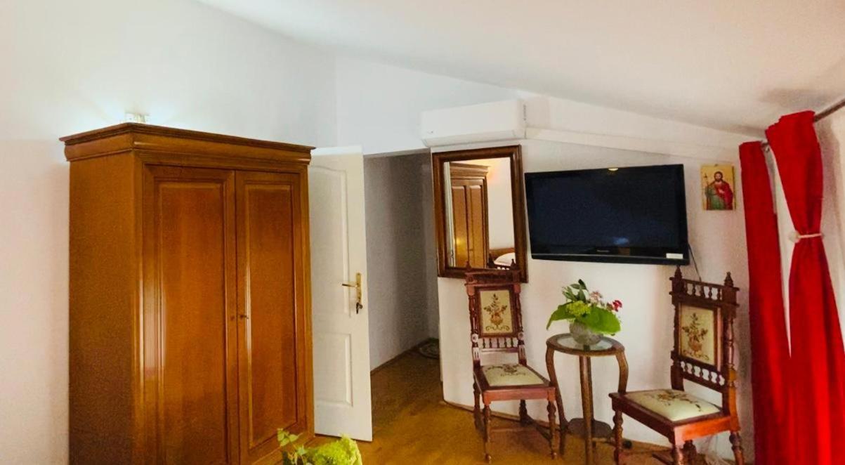 Rapsodia Pension Сучава Екстер'єр фото