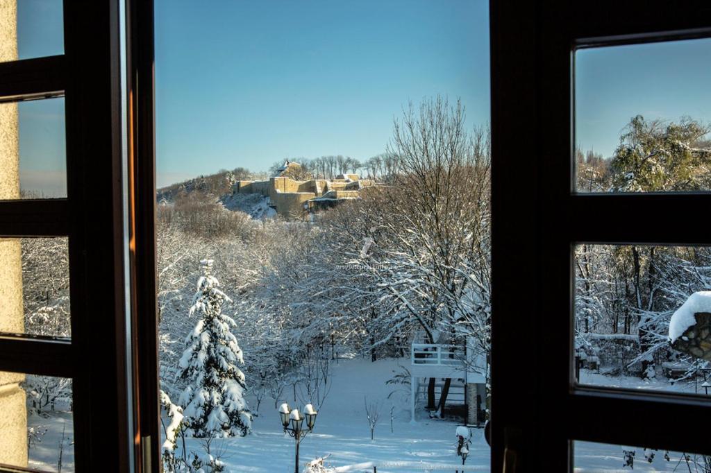 Rapsodia Pension Сучава Екстер'єр фото