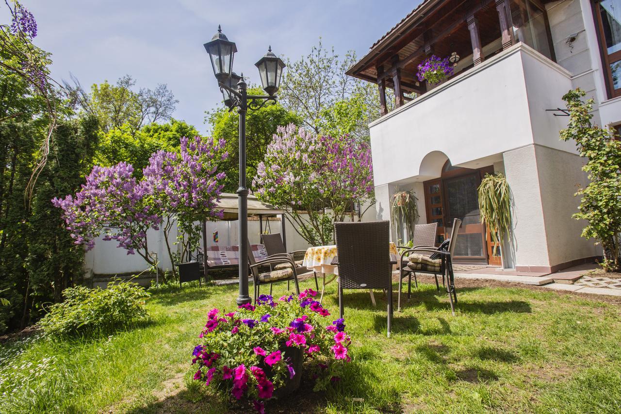 Rapsodia Pension Сучава Екстер'єр фото
